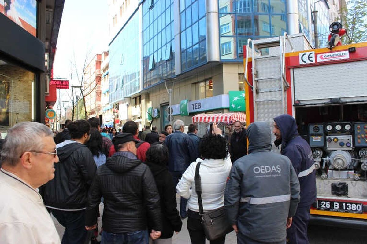Yangın İhbarı İtfaiyeyi Harekete Geçirdi