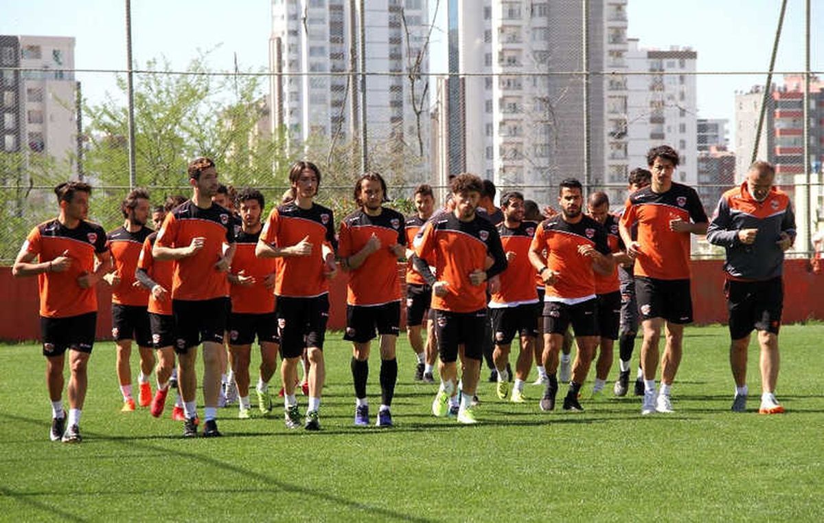 Adanaspor Ara Vermeden Çalışmalara Başladı