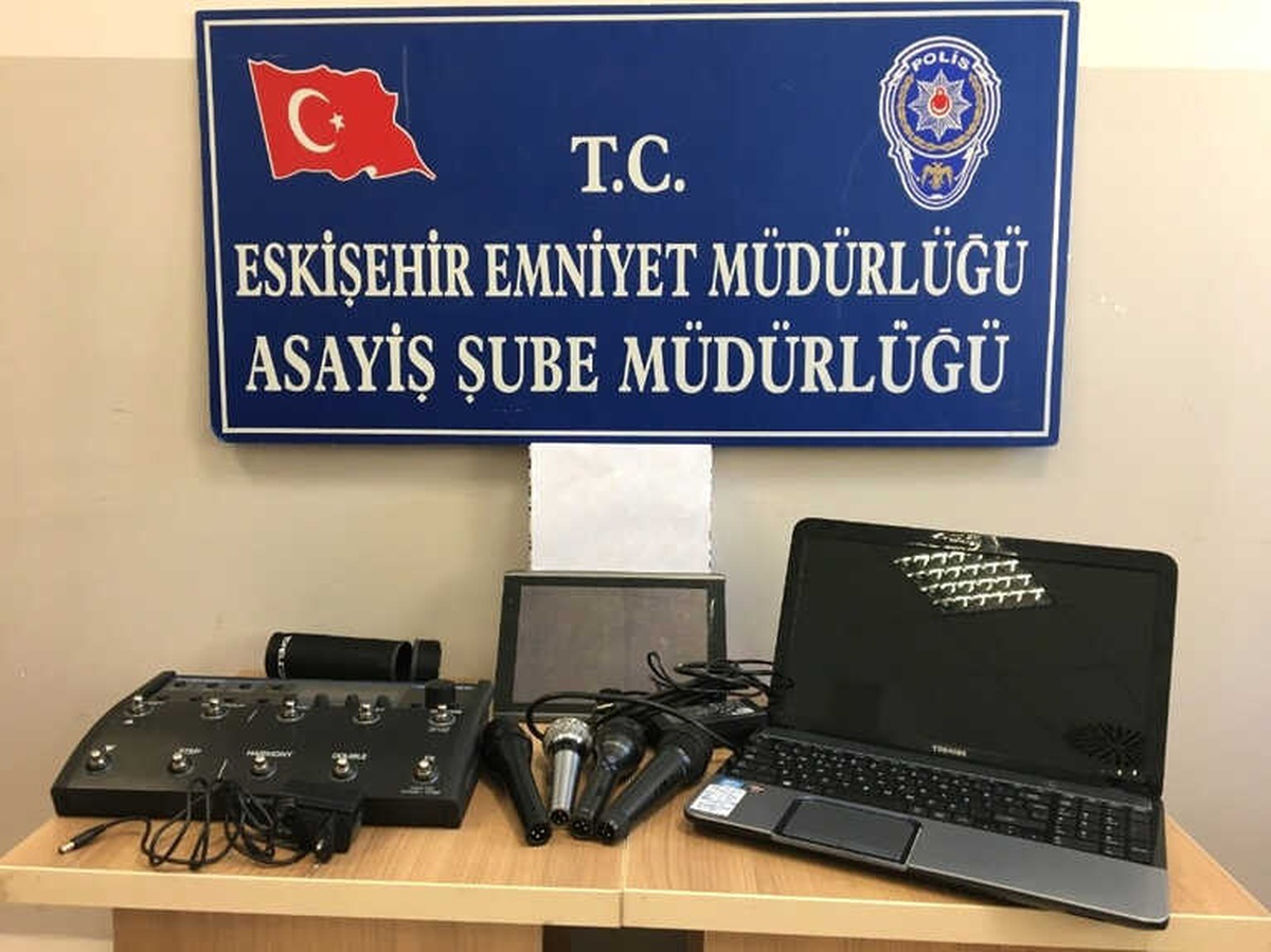 Asker Firarisi Hırsız Çaldıklarıyla Birlikte Yakalandı