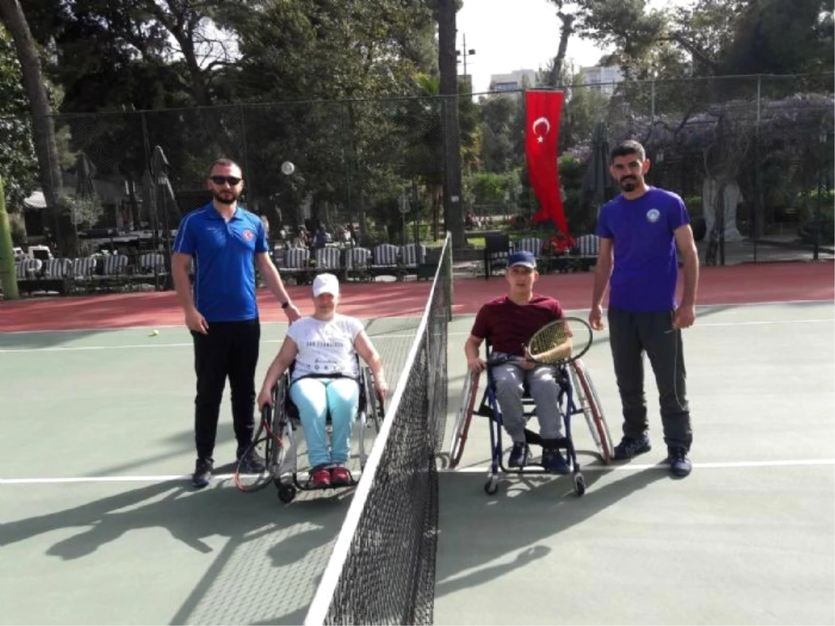 Bartın Belediyesi Tenis Takımı İzmir\'de Yarı Finale Yükseldi