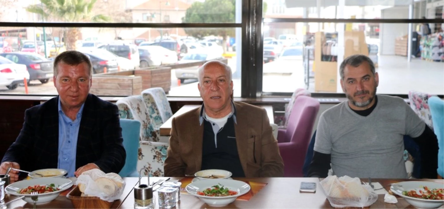 Başkan Uyan, Marmaraereğlisi Belediyespor Futbol Takımı ile Yemekte Bir Araya Geldi