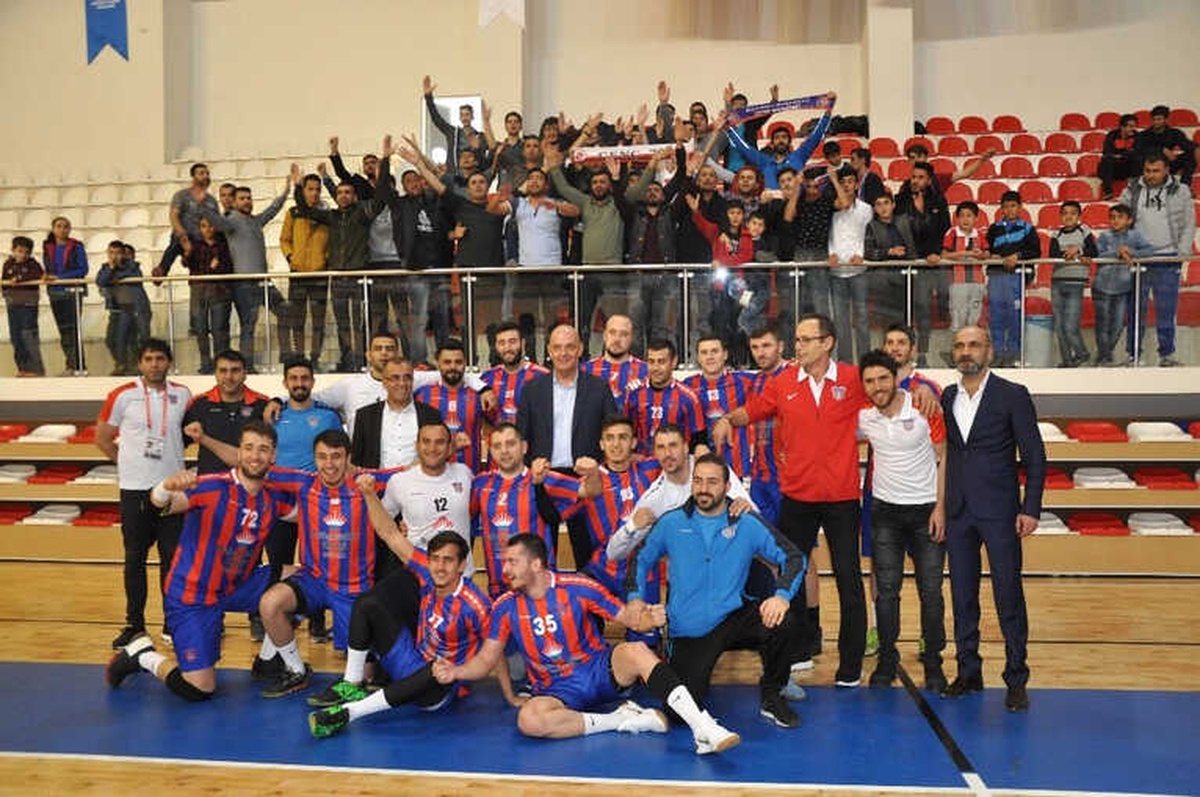 Belediye Hentbol Takımı Süper Lige Çıkmayı Garantiledi