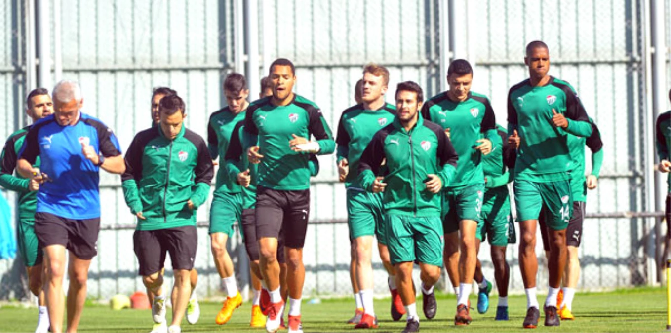 Bursaspor\'da Kasımpaşa Hazırlıkları Sürüyor