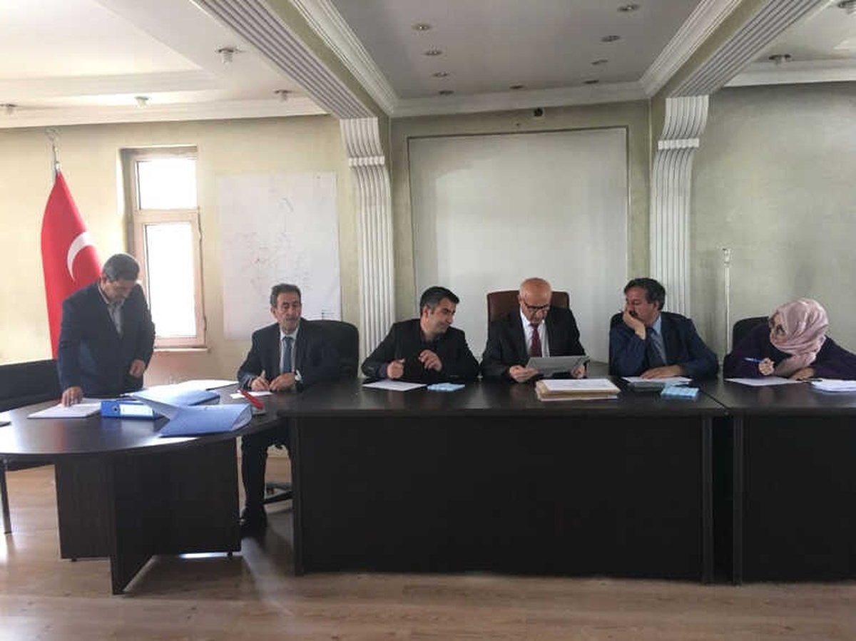 Çaldıran\'da Bordürlü Kilitli Parke Taşı Yol Yapımı İçin İhale Yapıldı