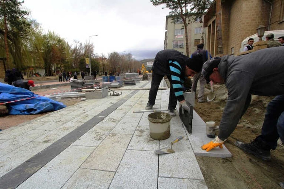 Cumhuriyet Caddesi Şekilleniyor