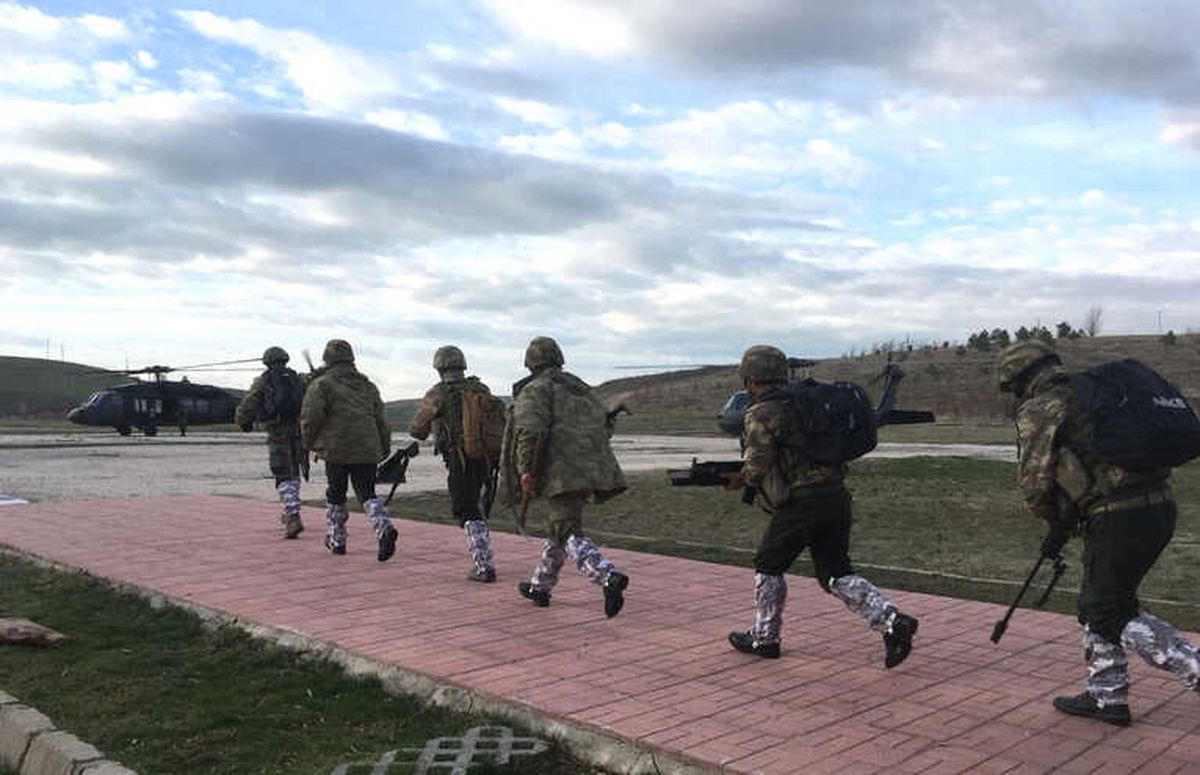 Erciş\'te Terör Örgütüne Ait 2 Sığınak İmha Edildi