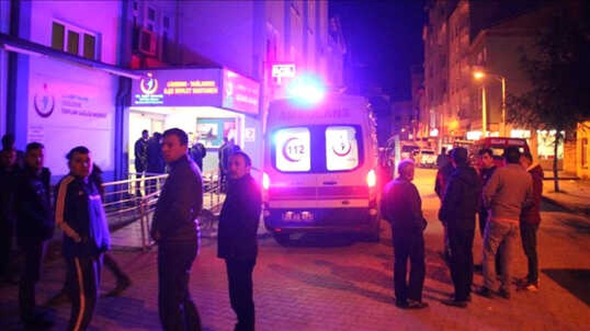 Giresun\'da Özel Harekat Aracı Devrildi: 2 Yaralı