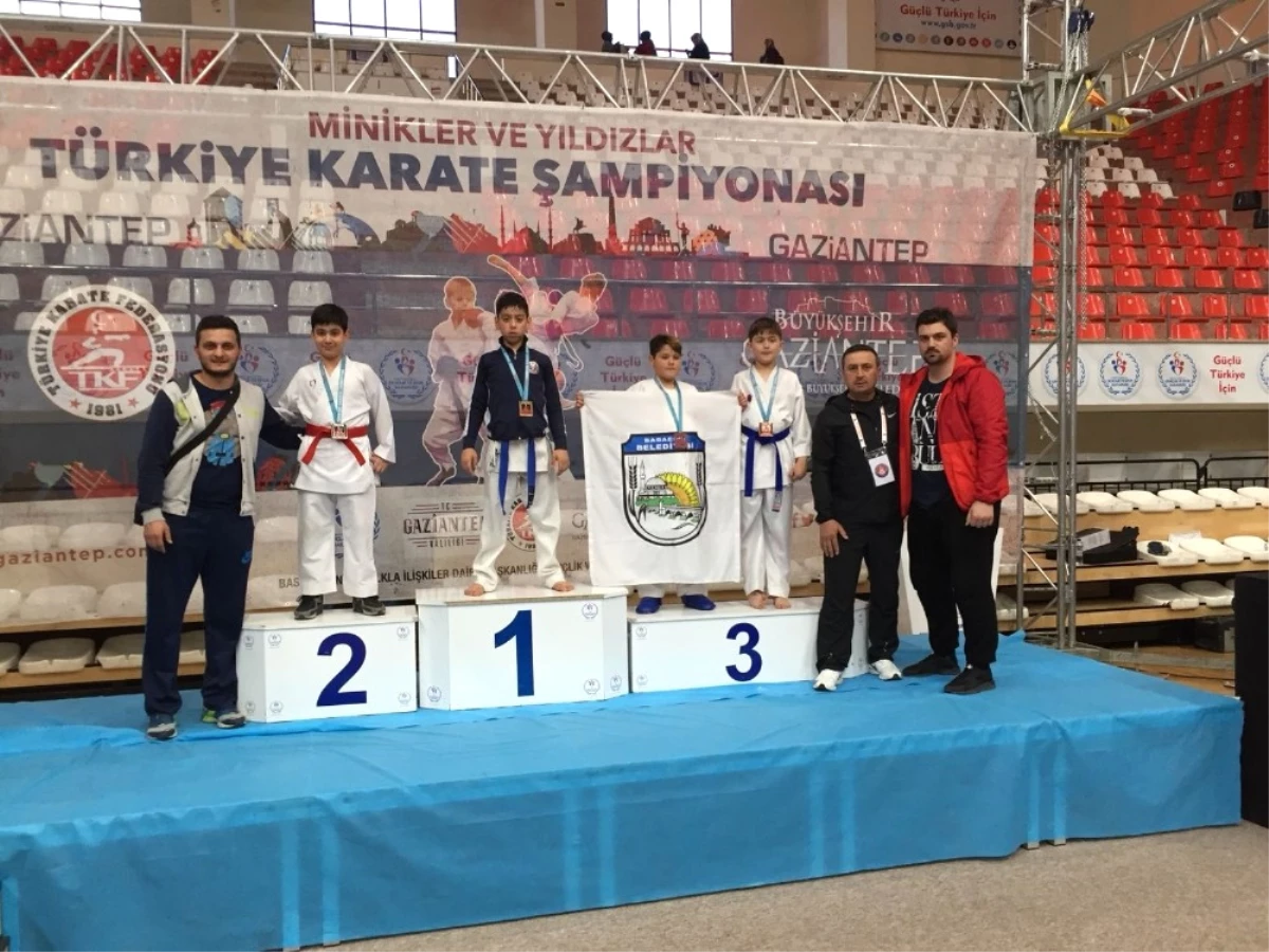 İhlas Koleji\'nden Türkiye Şampiyonası\'nda Üç Madalya