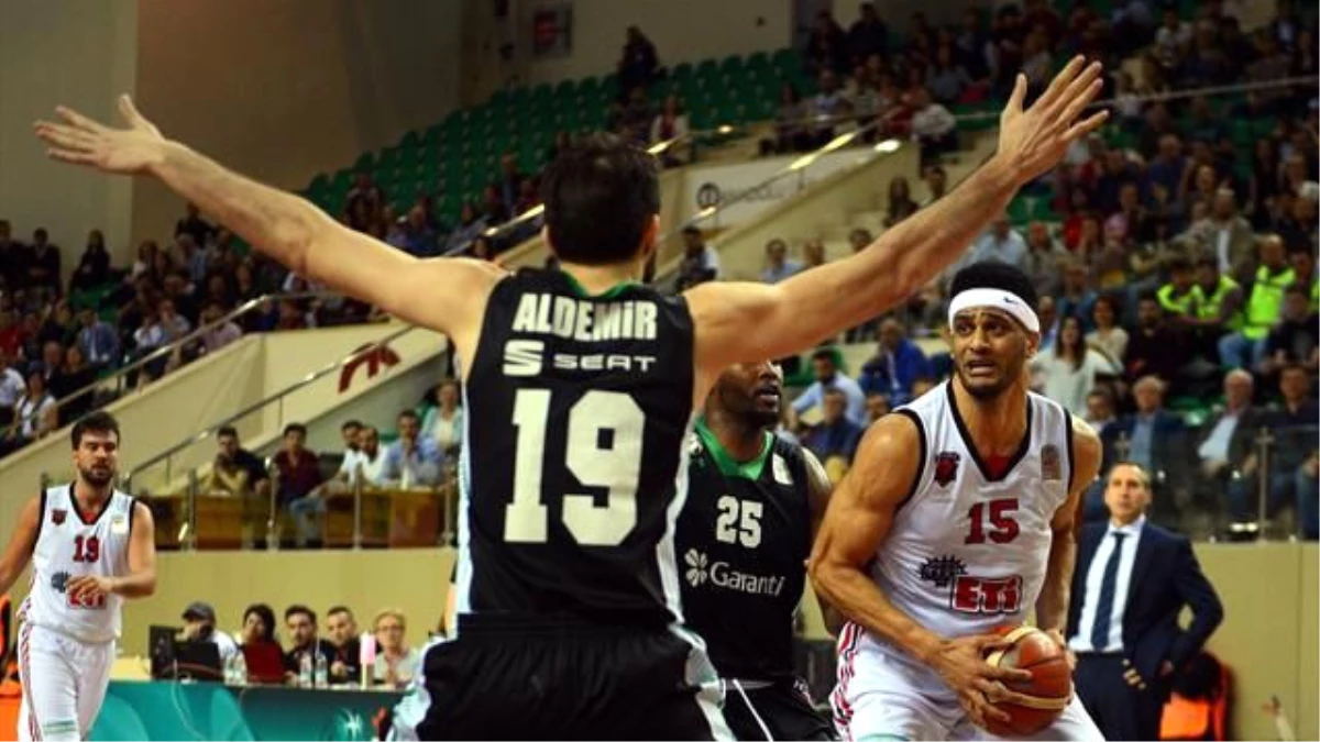İkinci Yarıyı İyi Oynayan Eskişehir Basket, Darüşşafala Doğuş\'u Devirdi