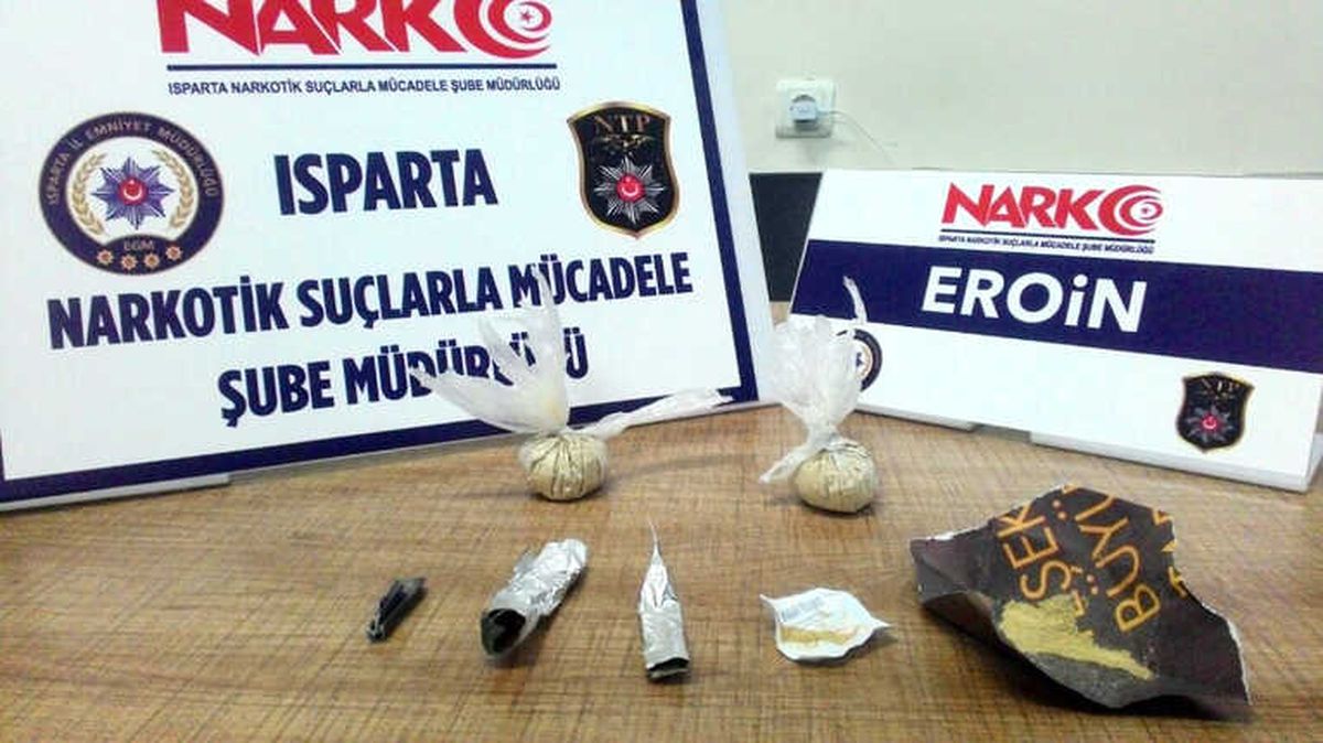 Isparta\'da Yolcu Otobüslerinde Uyuşturucu Operasyonu: 9 Gözaltı