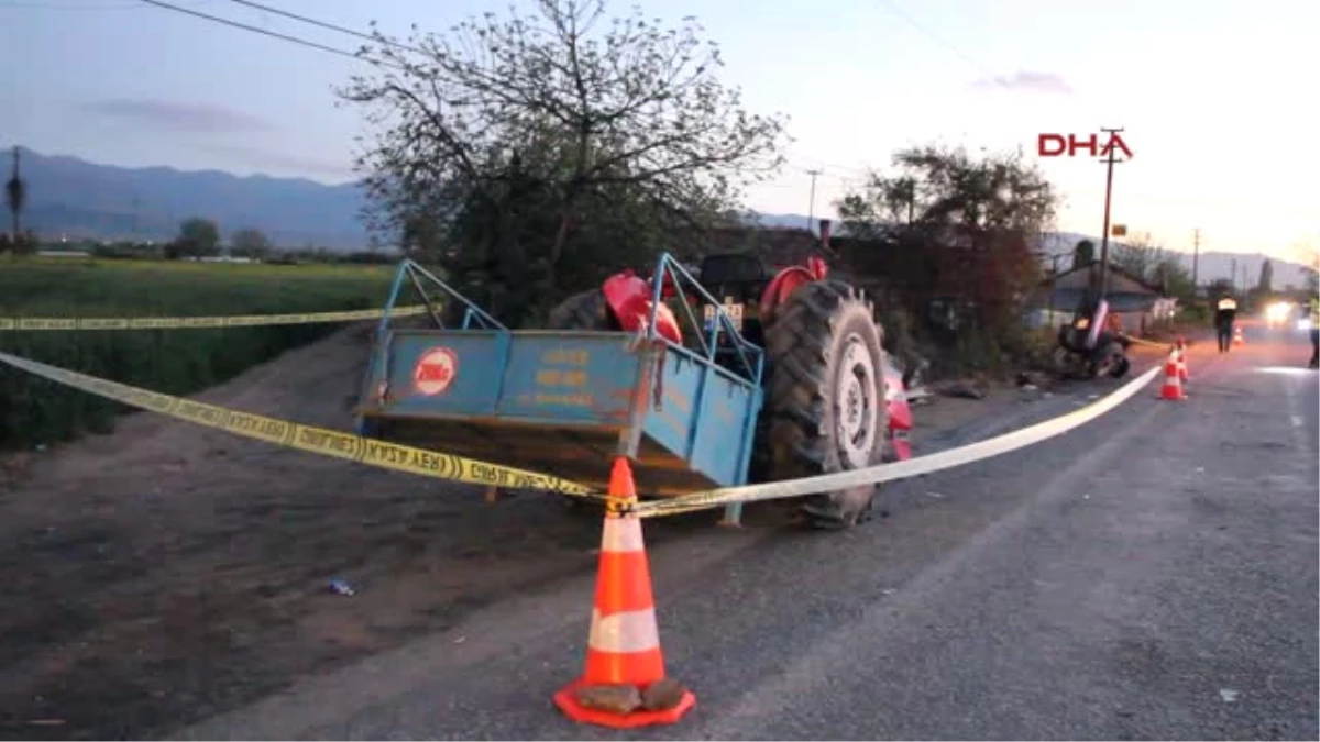 İzmir - Otomobil Traktöre Çarptı: 1 Ölü, 2 Yaralı