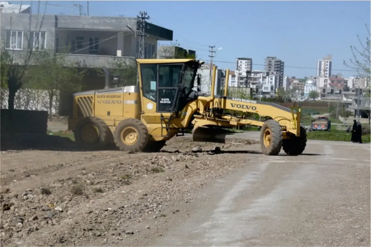 Kahta Belediyesi Yılın İlk Yol Çalışmasına Başladı