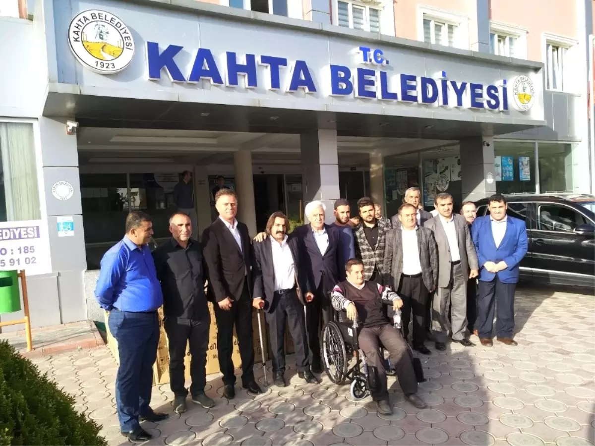 Kahta Belediyesinden Engellilere Tekerlekli Sandalye