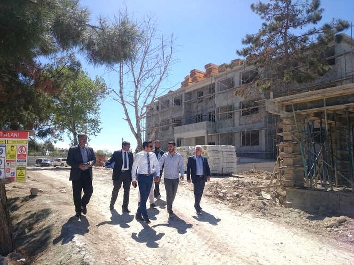 Kaymakam Sezik Okul İnşaatlarında İncelemelerde Bulundu