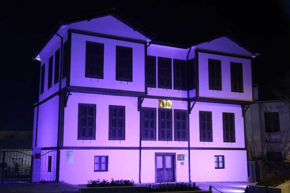 Kırklareli Belediyesi Otizme Dikkat Çekmek İçin Mavi Işık Yaktı
