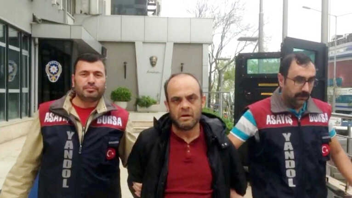 Sara Nöbeti Geçiren Adama Yardım Bahanesiyle Yaklaşıp, Parasını Çaldı