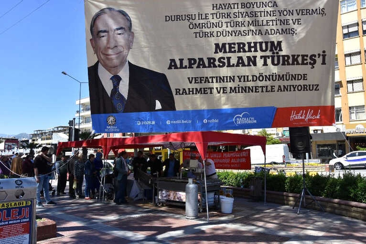 Alparslan Türkeş, Vefatının 21. Yılında Nazilli\'de Anıldı