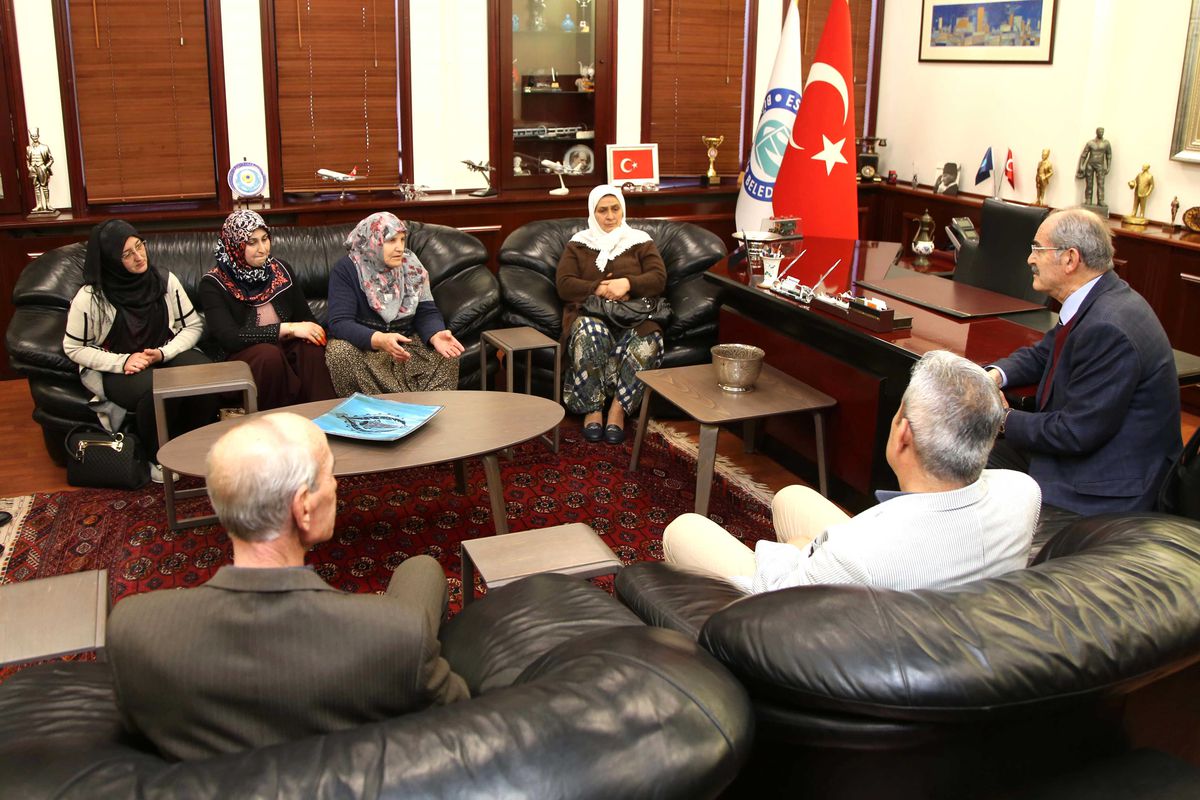 Alpu Ovasında Yaşayan Çiftçiler Başkan Büyükerşen\'i Ziyaret Etti