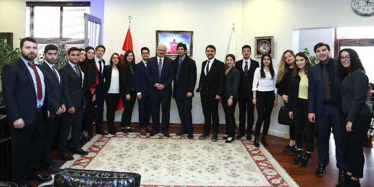 ATO Başkanı Baran, Öğrencilerle "Çay Sohbeti" Yaptı