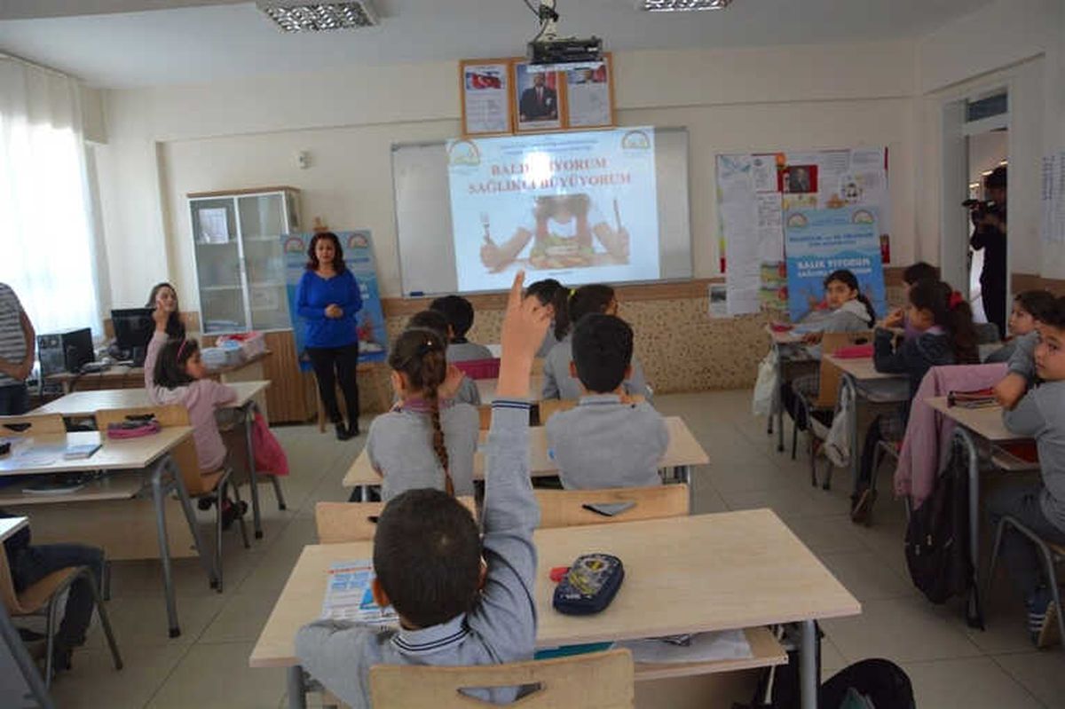 Aydın\'da \'Balık Ye Sağlıklı Ol\' Eğitimleri Devam Ediyor