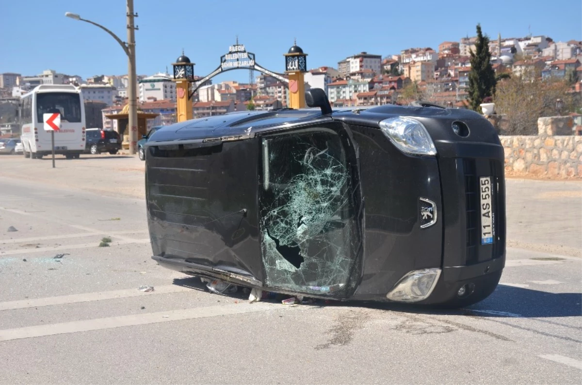 Bilecik\'te Trafik Kazası, 2 Kişi Yaralandı