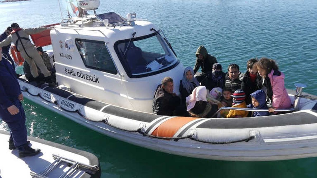Çanakkale\'de 17 Kaçak Göçmen Yakalandı