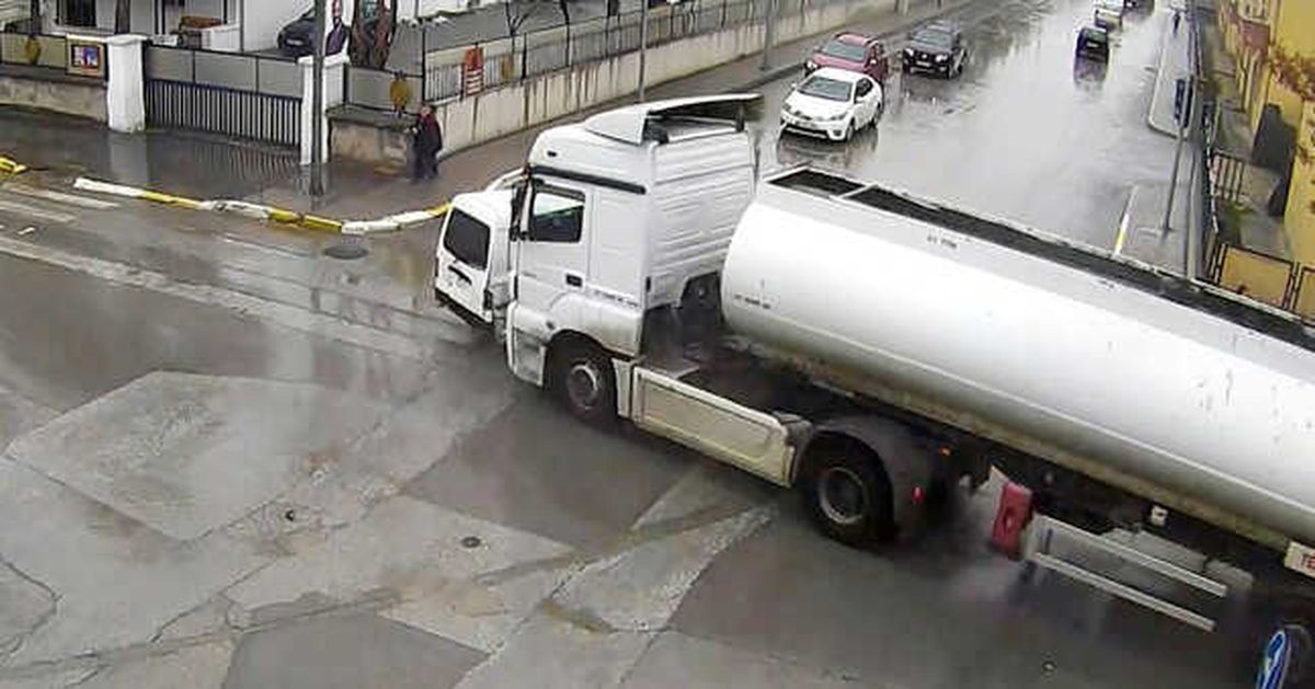 Erzincan\'daki Trafik Kazaları Kamerada