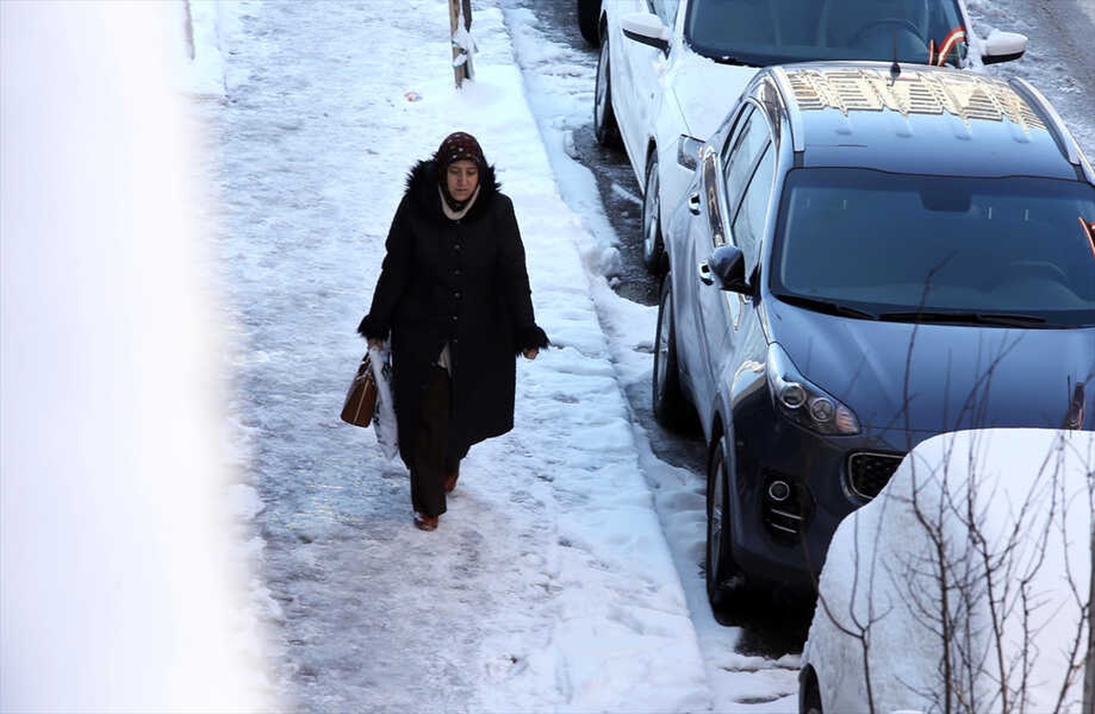 Erzurum ve Kars Nisanda Beyaza Büründü