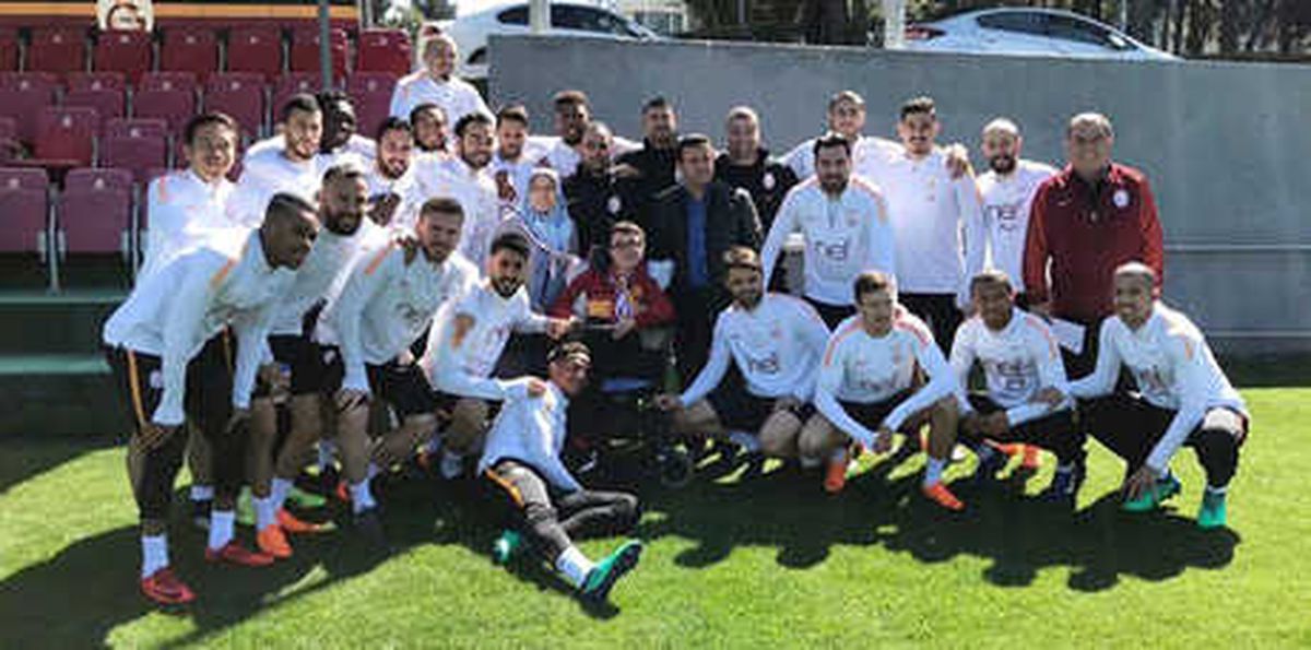 Galatasaray\'ın Antrenmanına Özel Misafir