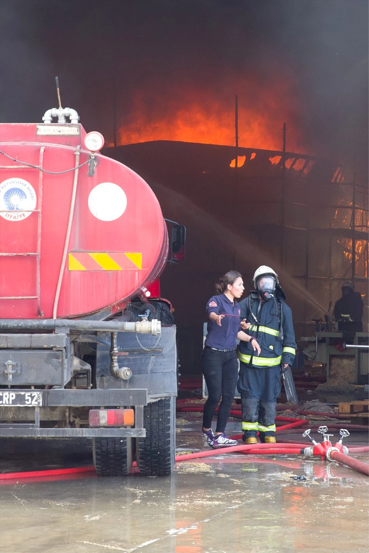 Güncelleme - Antalya\'da Yat İmalat Deposunda Yangın