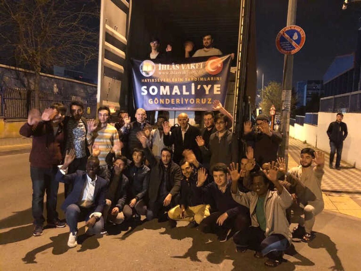 İhlâs Vakfı Hayırseverlerin Yardımlarını Somali\'ye Yolladı