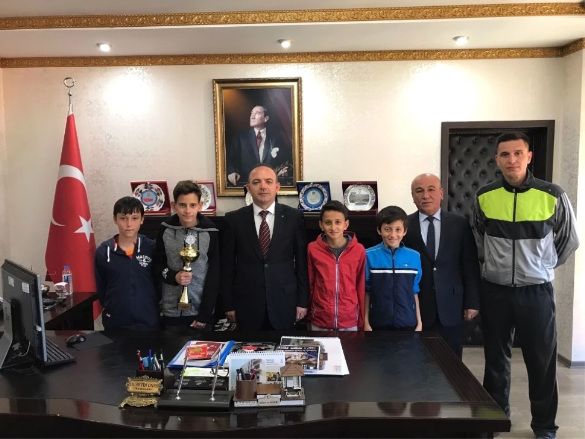 Kaymakam Öner, Balıkesir Şampiyonlarını Kabul Etti