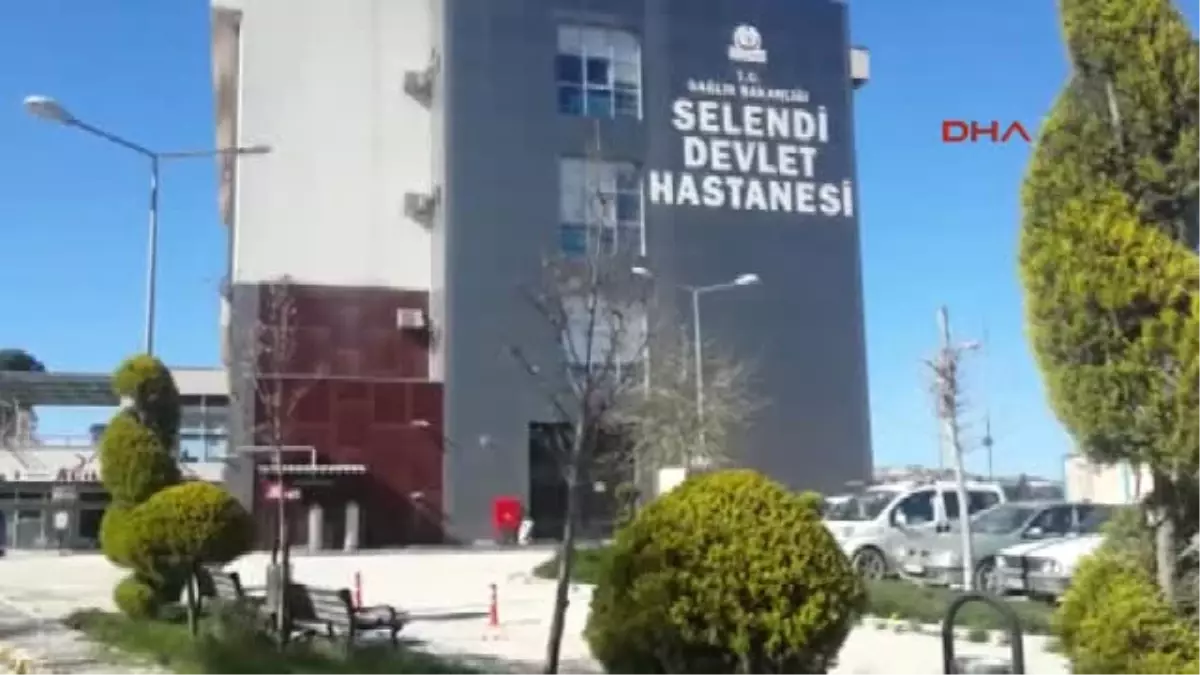 Manisa Belediye Meclisindeki Arbedede MHP\'li Üyenin Parmağı Kırıldı