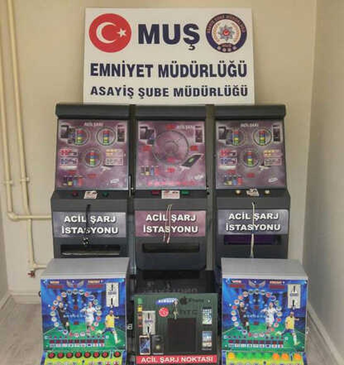 Muş\'ta Şarj İstasyonu Görüntüsü Verilen Kumar Makineları Ele Geçirildi