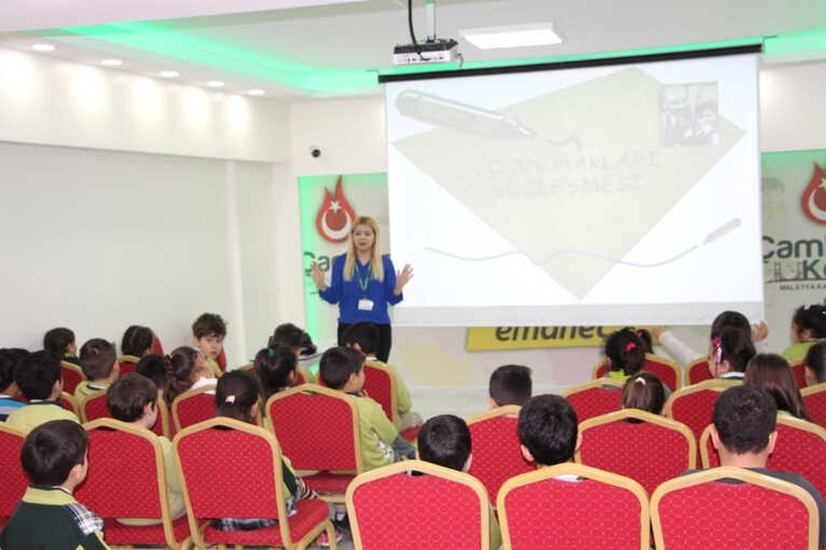 Öğrenciler Çocuk Hakları Konusunda Bilgilendirildi