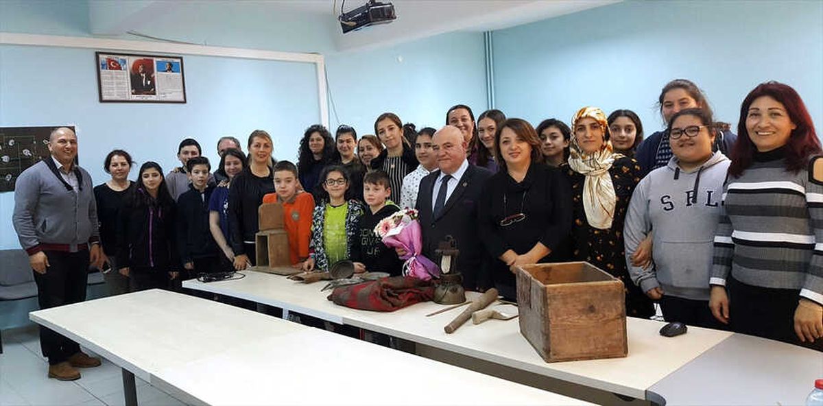 Öğrencilere Tarihi Eşyalar Tanıtıldı