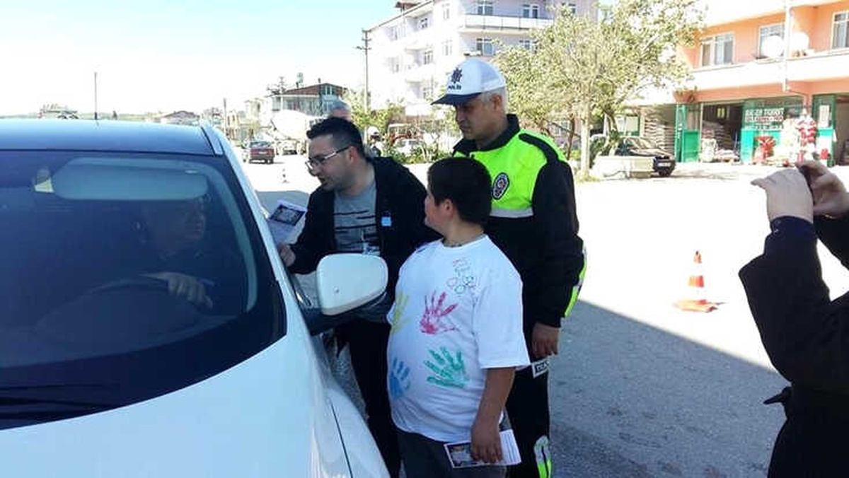 Otizmli Öğrencilerden Trafik Uygulaması