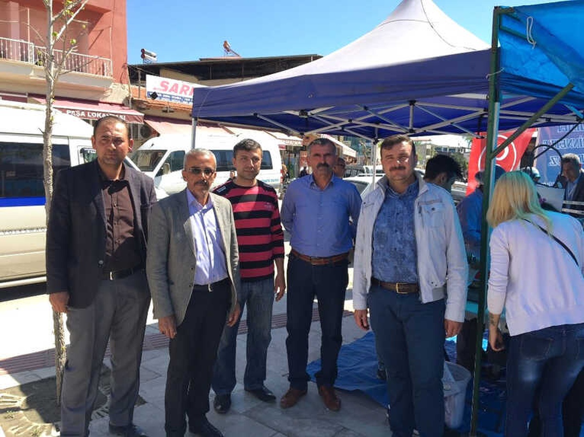 Sarıgöl\'de Alparslan Türkeş İçin Lokma Hayrı