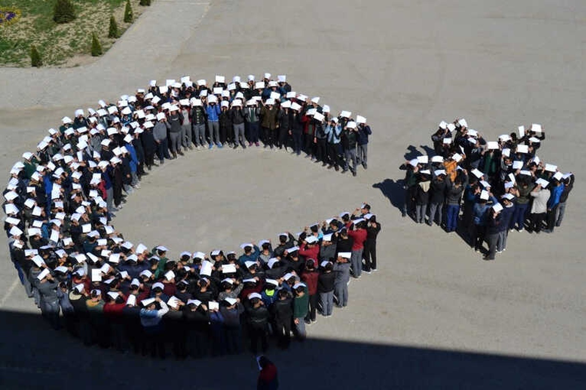 Şehidin Mezun Olduğu Okulun Öğrencilerinden Ay Yıldızlı Gösteri