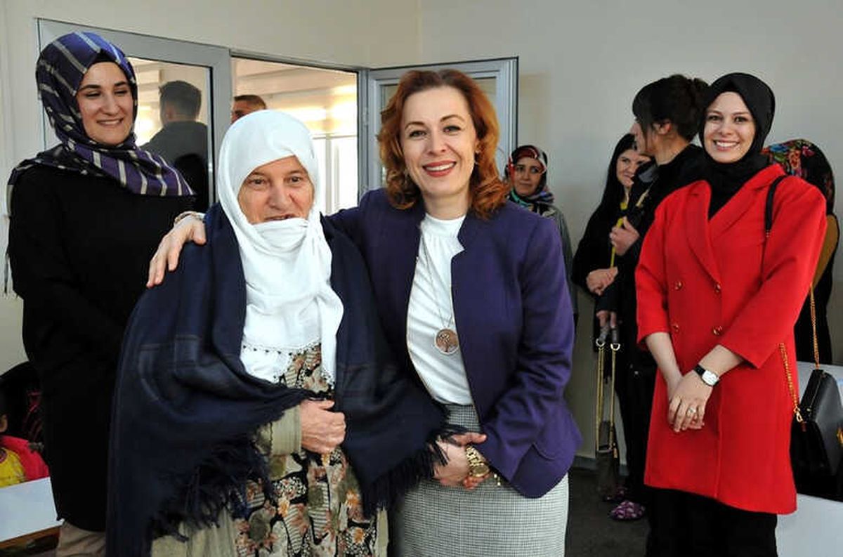 Sevcan Zorluoğlu Edremit\'te Kadınlara Yönelik Hizmetleri Yerinde İnceledi