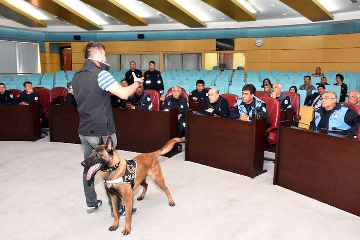Tarsus Belediyesi Çalışanlarına \'Narko Rehber Eğitimi\' Verildi