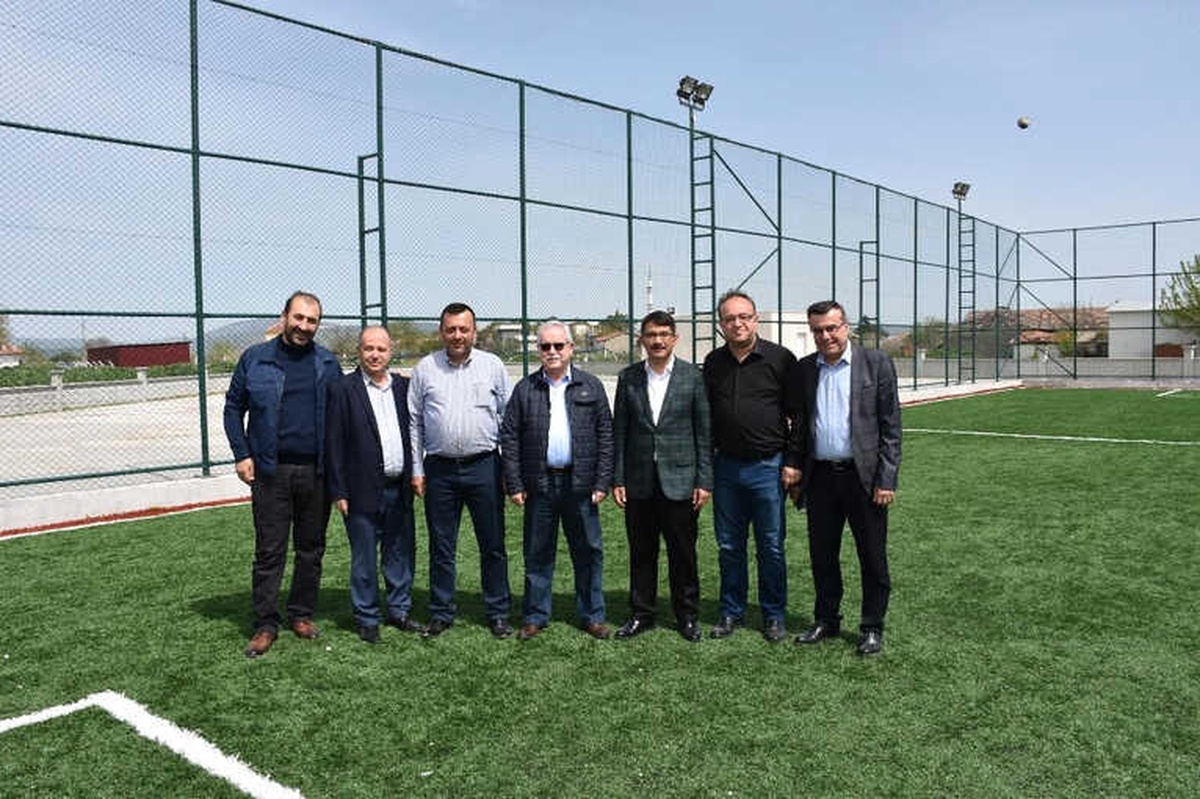 Tepecikli Gençler Halı Sahasına Kavuştu