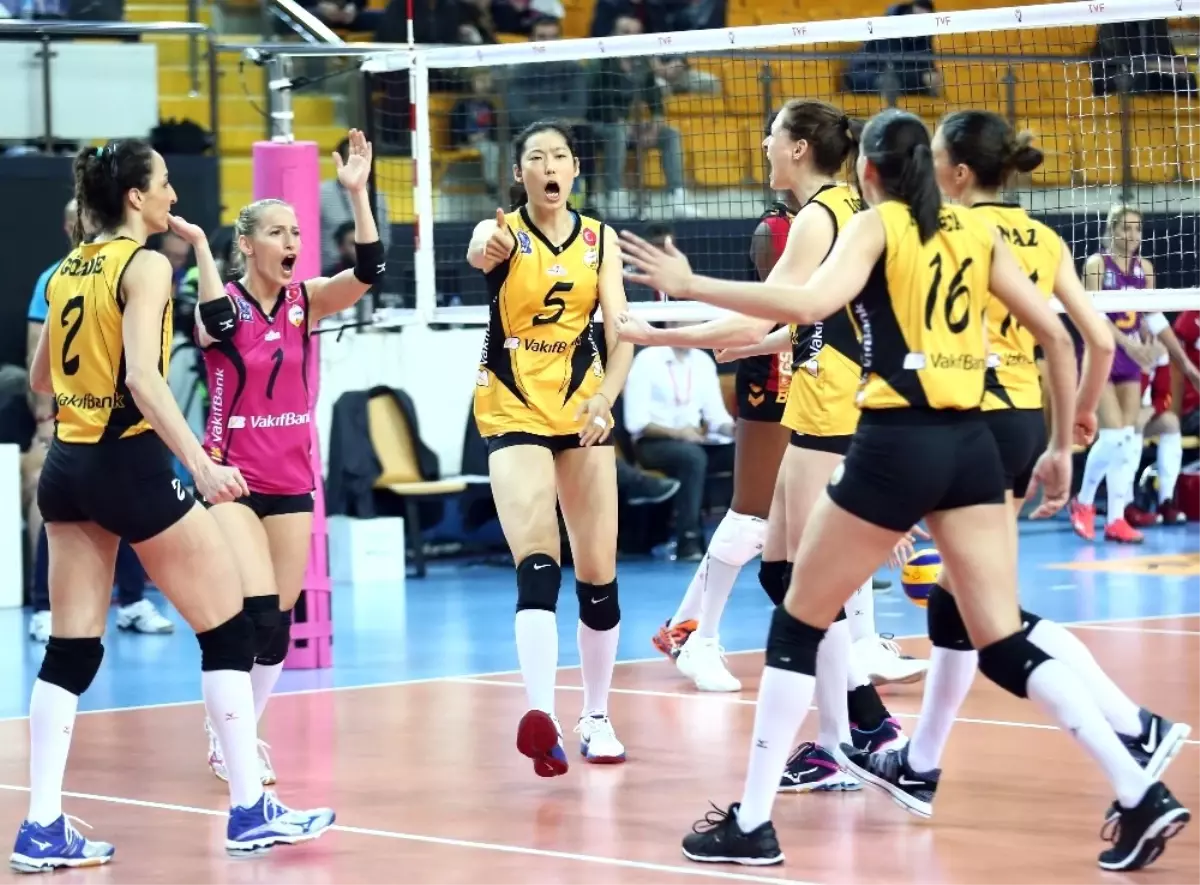 Vakıfbank Dörtlü Finaller İçin Son Virajda