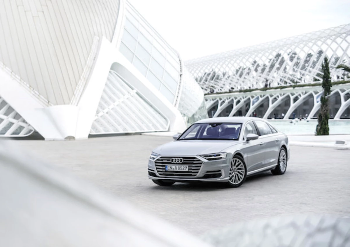 Yeni Audi A8 2018, "Dünyada Yılın Lüks Otomobili" Ödülünü Aldı