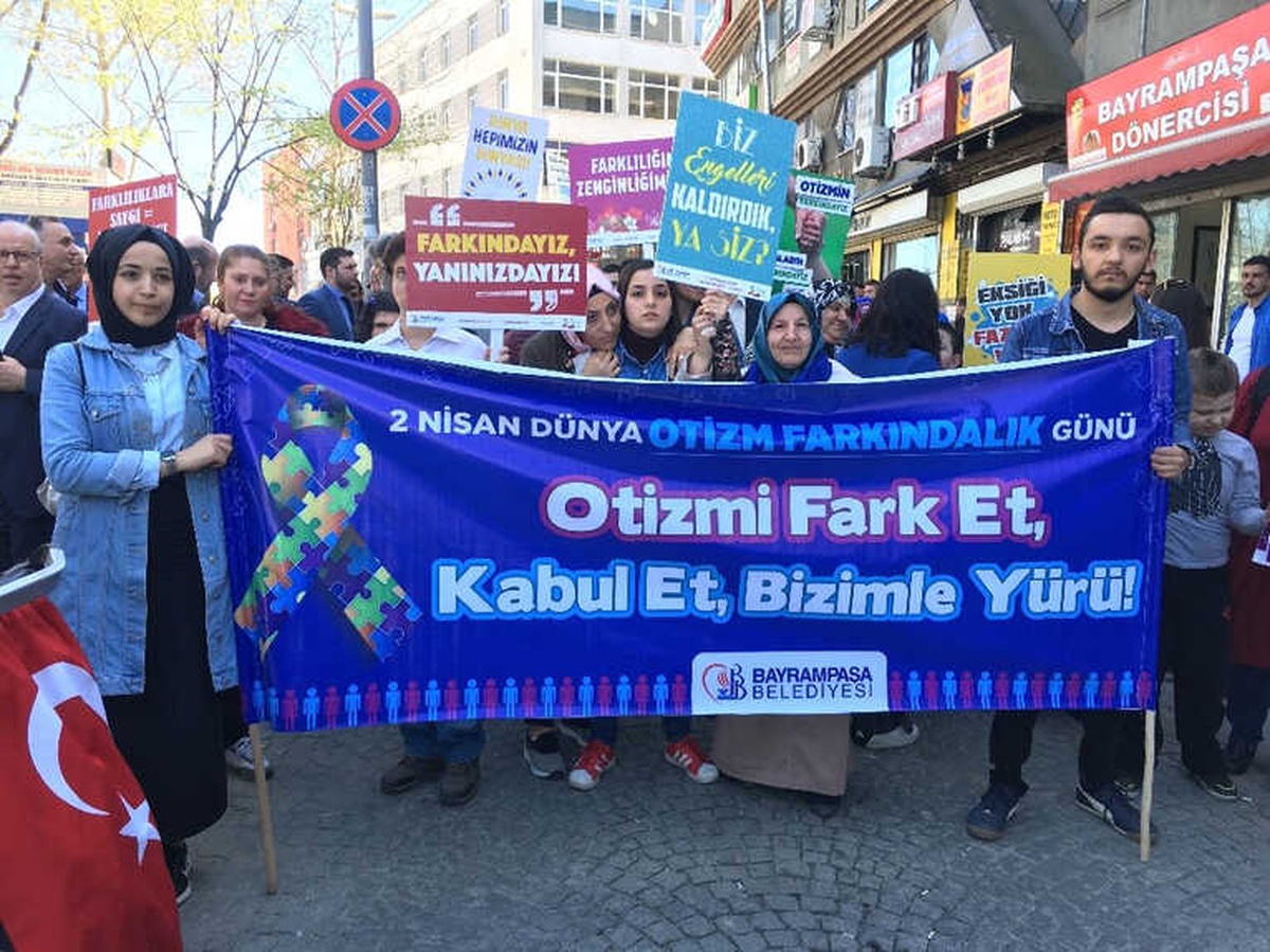 Yüzlerce Bayrampaşalı, Otizme Dikkat Çekmek İçin Yürüdü