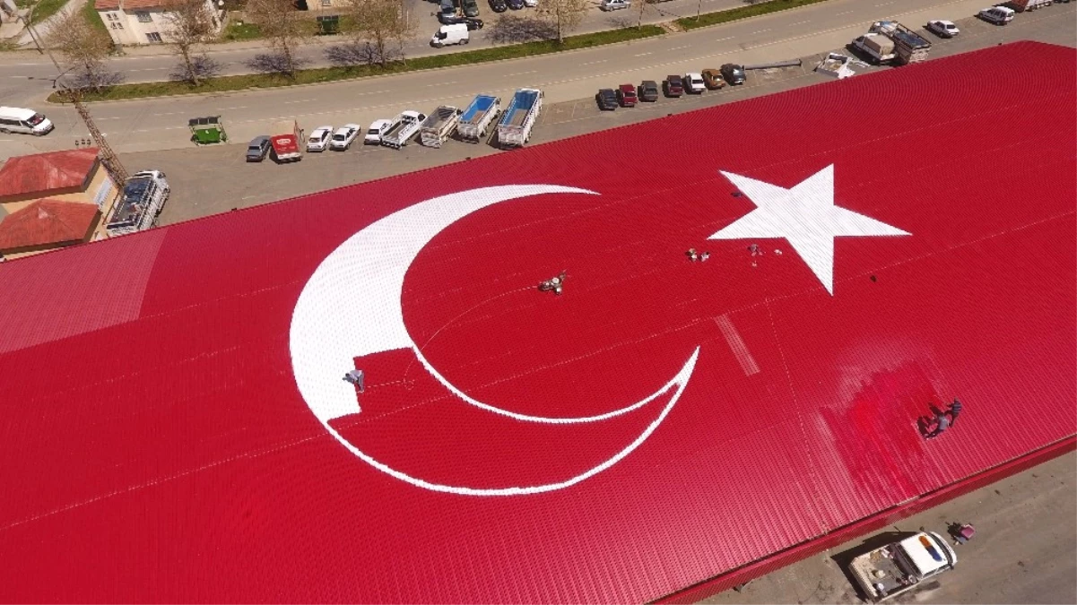Afşin Belediyesi\'nden Dev Türk Bayrağı
