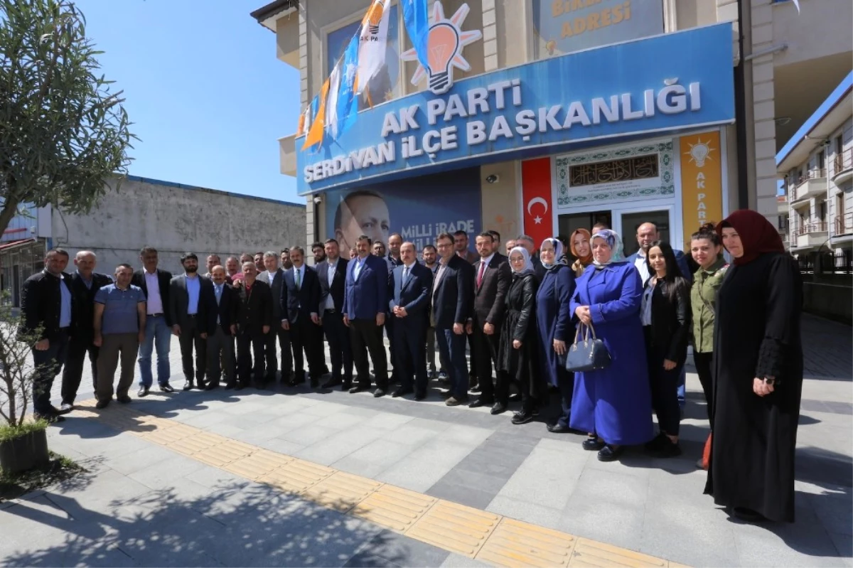 AK Parti Bölge Koordinatörü Yıldırım, Serdivan\'a Misafir Oldu