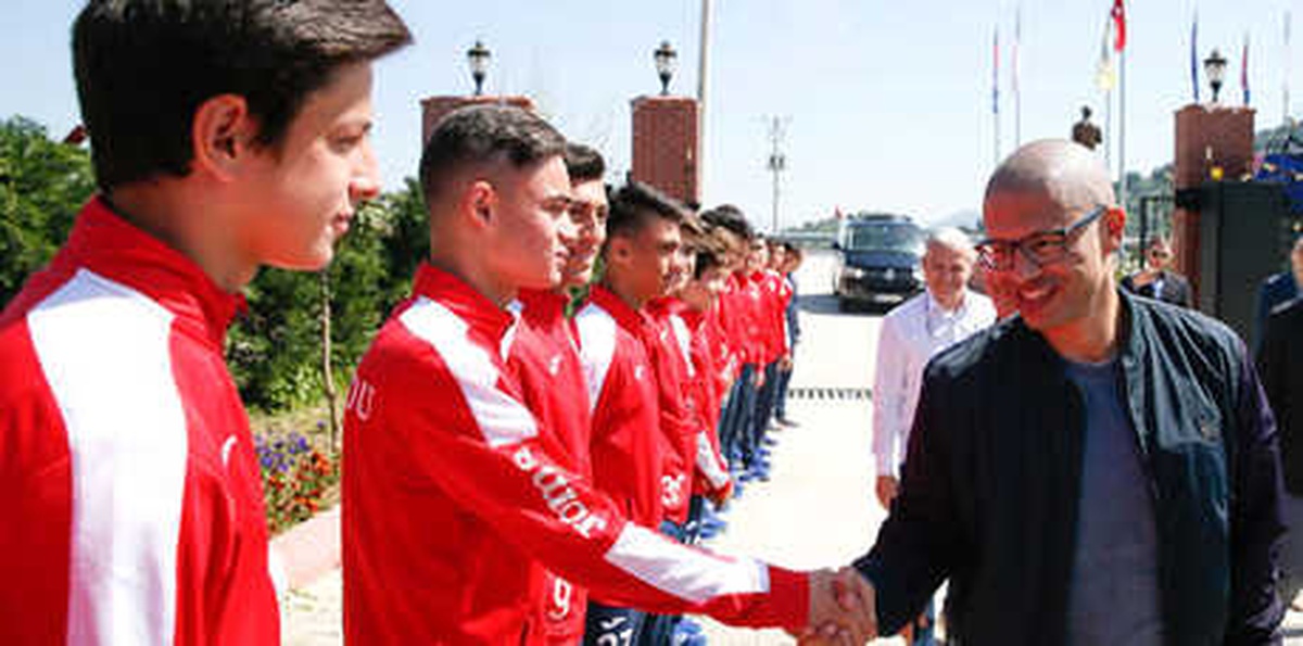 Alex, Altınordu Kulübünü Ziyaret Etti