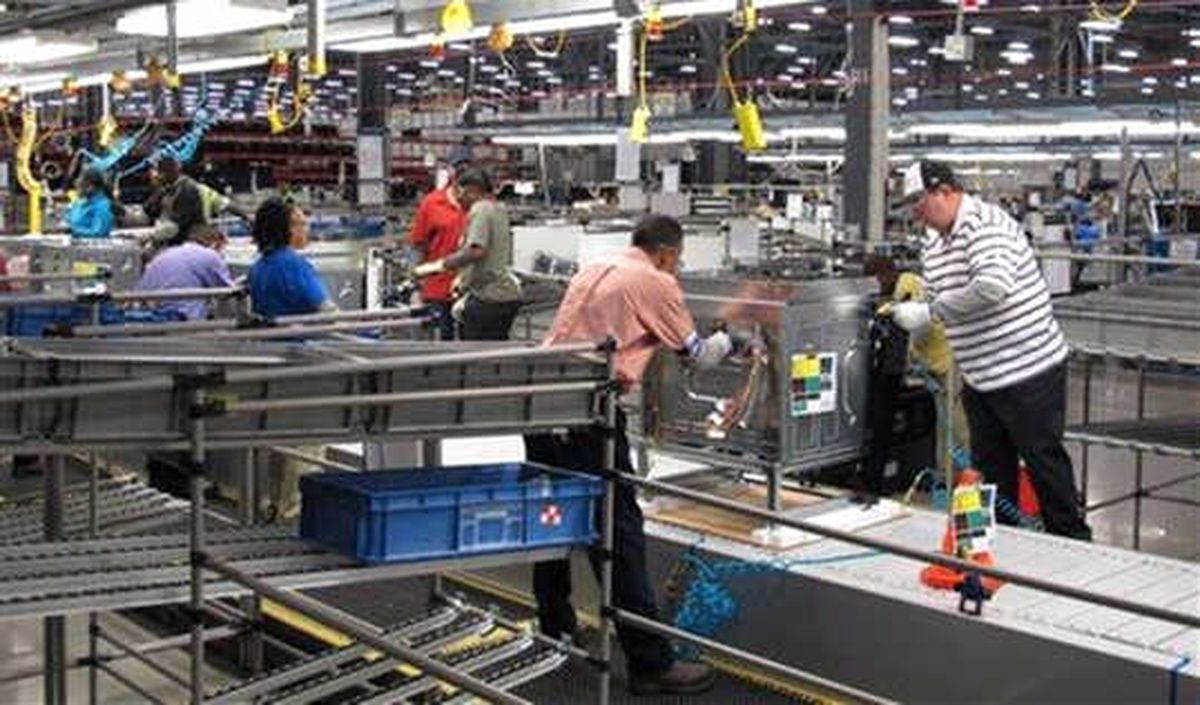 Almanya\'da Fabrika Siparişleri Şubatta Hafif Arttı