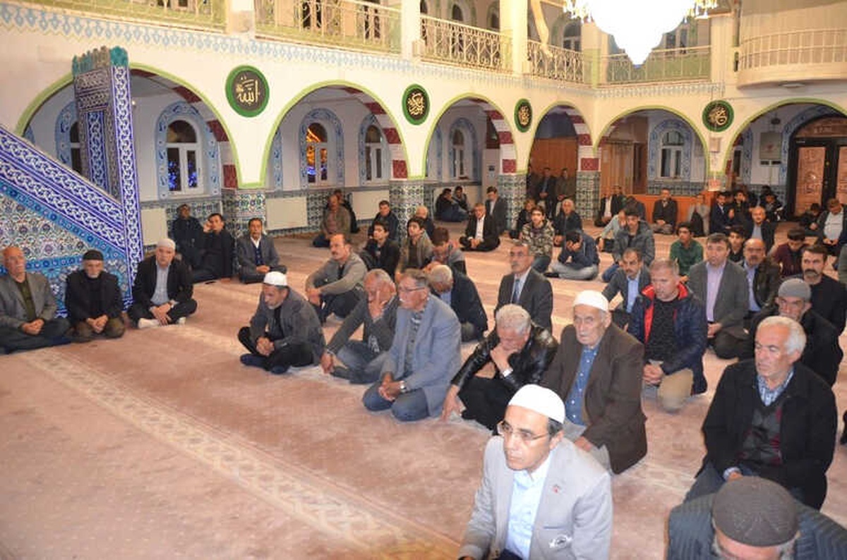 Alparslan Türkeş İçin Mevlit Okutuldu
